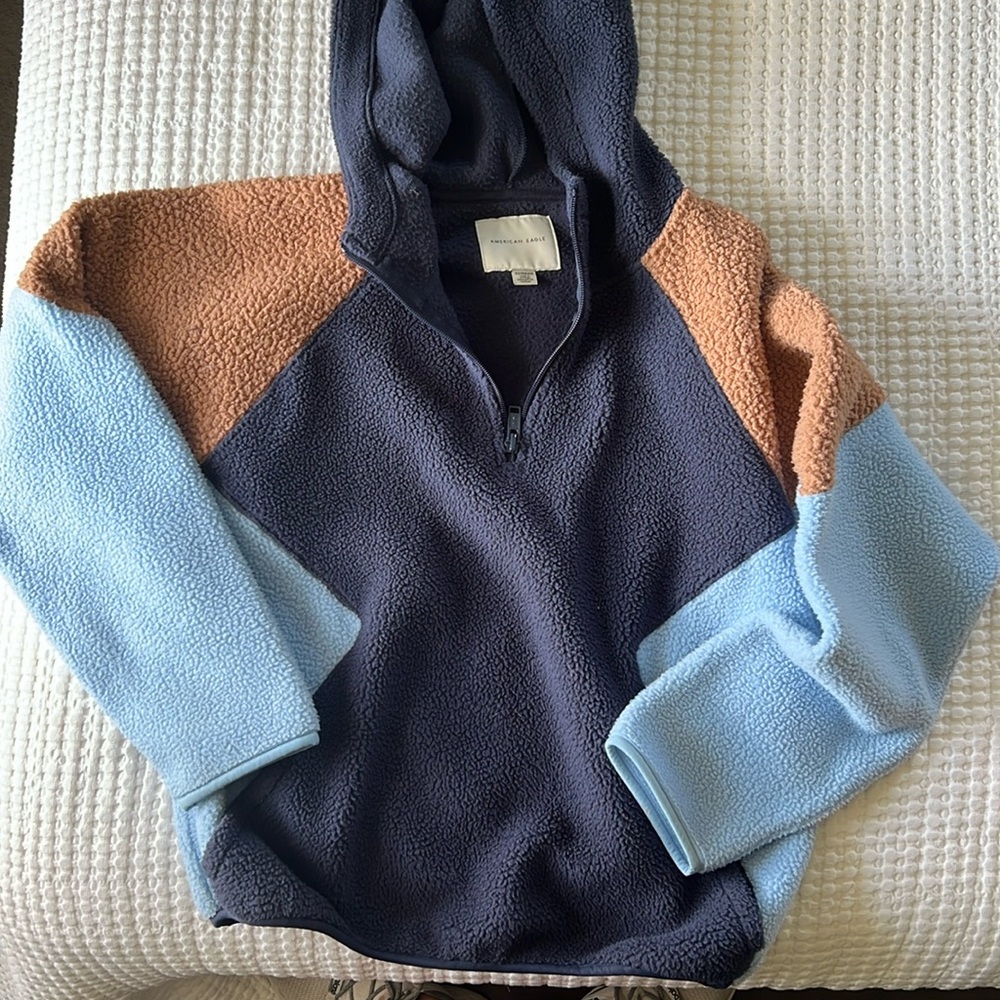 American Eagle Sweat shirt